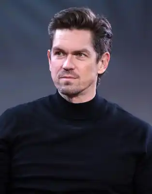Steve Howey (actor)